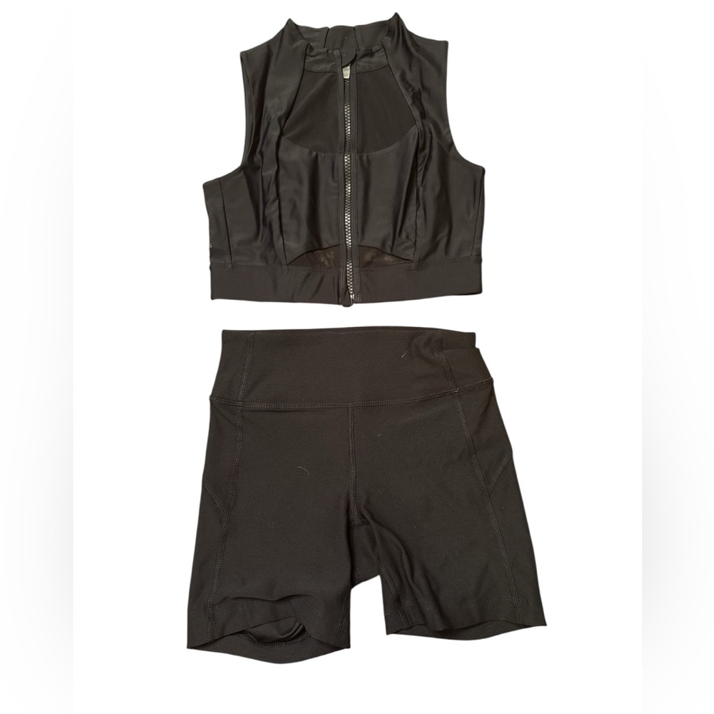 NEW NWT Outdoor Voices Black Zip-Up sports bra and bikers Set XS XXS